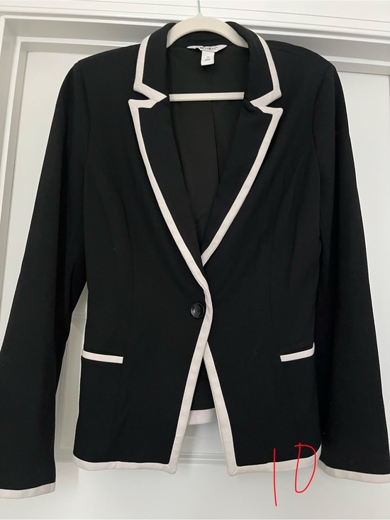 White House Black Market Jackets & Blazers - White House Black Market Black Blazer with White Trim Accents